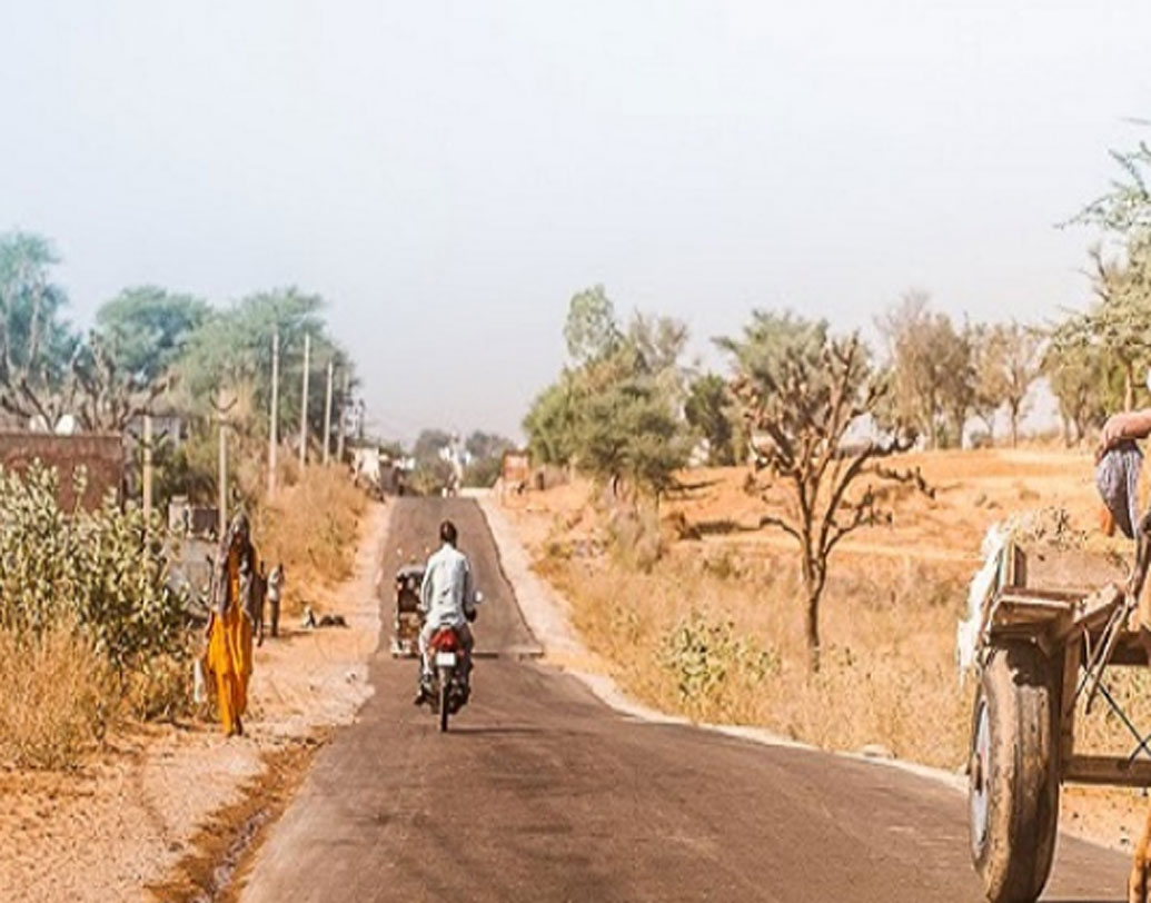 কিন্তু দায়িত্ব পাওয়ার পরবর্তী ৬ মাস তাঁর রাতের ঘুম প্রায় কেড়ে নিয়েছিল ঝুনঝুনু। আইএএস অফিসার মুগ্ধা সিনহা ছিলেন এখানকার প্রথম মহিলা কালেক্টর।