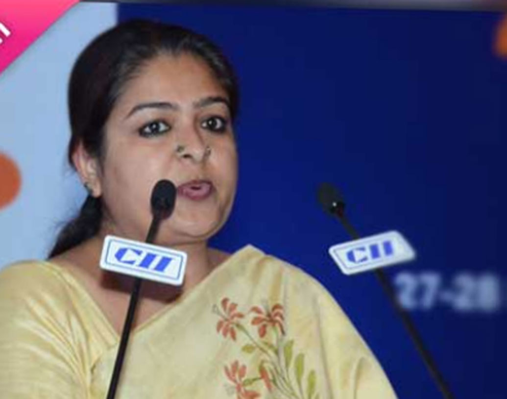 দুর্নীতির বিরুদ্ধাচরণের পরিণতি? মাত্র ৬ মাসের মধ্যেই তাঁর ট্রান্সফার অর্ডার ইস্যু হয়ে যায়। ঝুনঝুনু থেকে অন্যত্র চলে যেতে হয় তাঁকে।