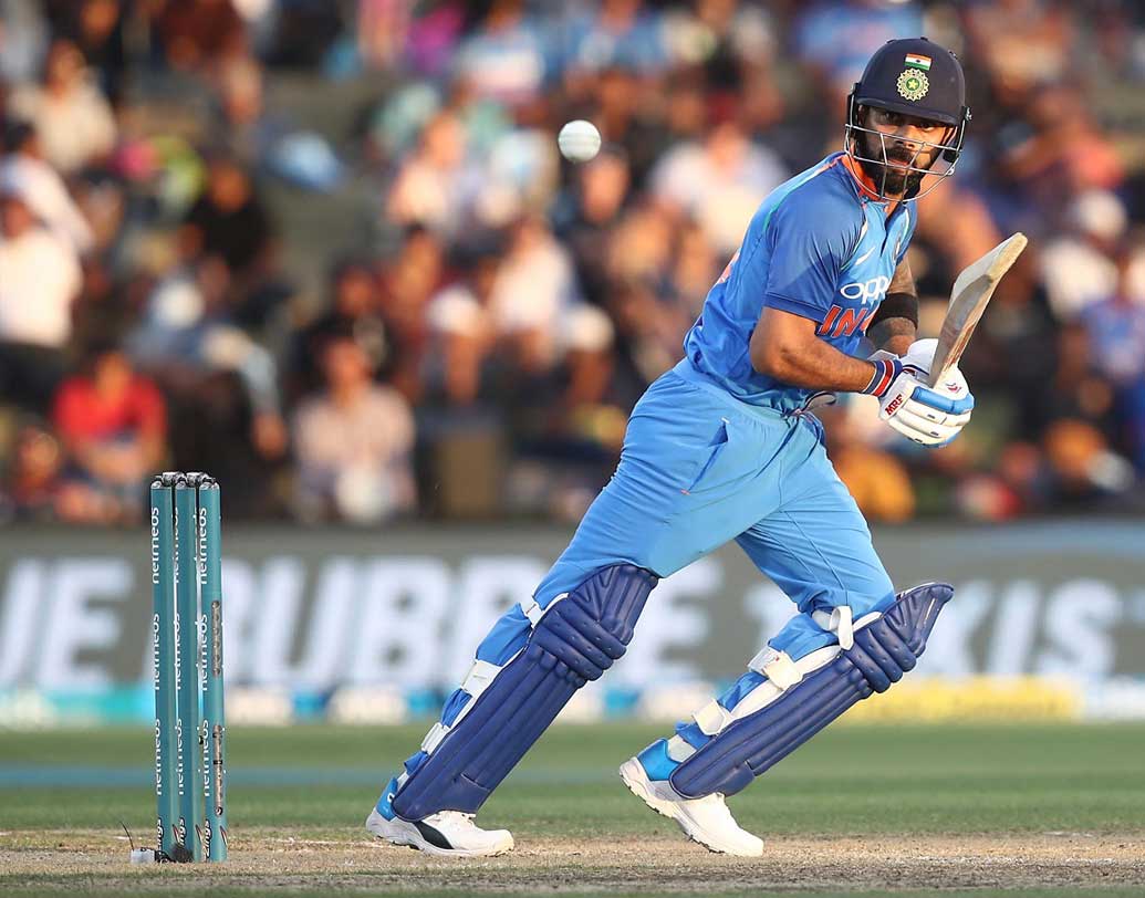 বিরাট কোহালি ফিরছেন বিশ্রাম থেকে। শেষ পাঁচ একদিনের ইনিংসের প্রতিটিতেই তিনি ৪০ পেরিয়ে গিয়েছিলেন। ভারতে হওয়া শেষ টি-টোয়েন্টিতে তাঁর ব্যাটে এসেছিল অপরাজিত ৬১। সেই ছন্দেই ব্যাট করতে চাইবেন তিনি।