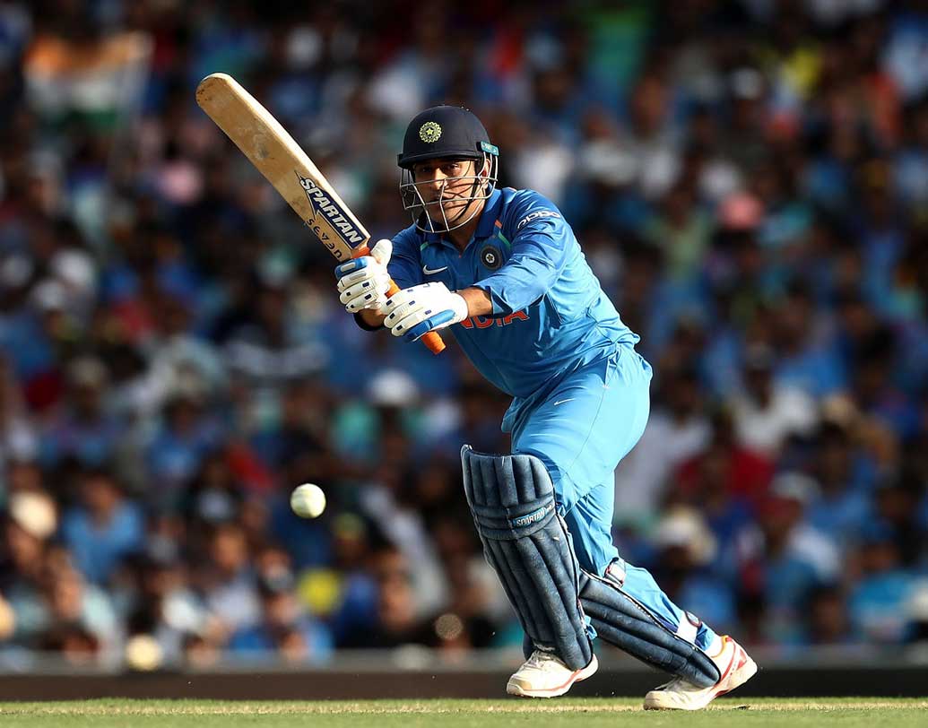 গত বছর নভেম্বের টানা দুই টি-টোয়েন্টি সিরিজে দলের বাইরে ছিলেন মহেন্দ্র সিংহ ধোনি। কিন্তু নতুন বছরে রয়েছেন দারুণ ছন্দে। নিউজিল্যান্ডে তিন ম্যাচের টি-টোয়েন্টি সিরিজে তাঁর ব্যাটে এসেছে যথাক্রমে ৩৯, অপরাজিত ২০ ও ২। বিশ্বকাপের আগে এই সিরিজ তাঁর কাছেও গুরুত্বপূর্ণ।