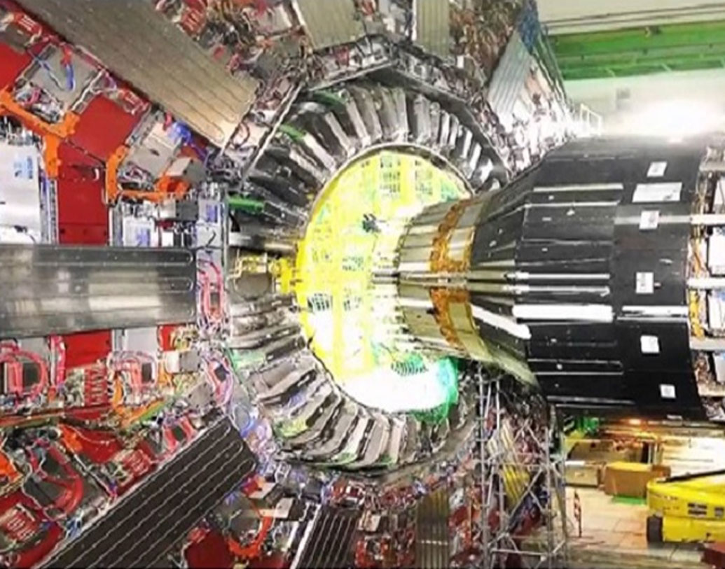 কালি যখন প্রথম তৈরি হয়েছিল, তখন তা ০.৪ গিগাওয়াট শক্তির ইলেকট্রন স্রোত নিয়ে আঘাত করার ক্ষমতা রাখত। পরে এই ব্যবস্থার উন্নতি ঘটাতে ঘটাতে কালি-৫০০০ বলে যে ক্ষেপণাস্ত্র প্রতিরোধ ব্যবস্থা তৈরি হয়েছে, তা বহুগুণ বেশি শক্তিশালী।