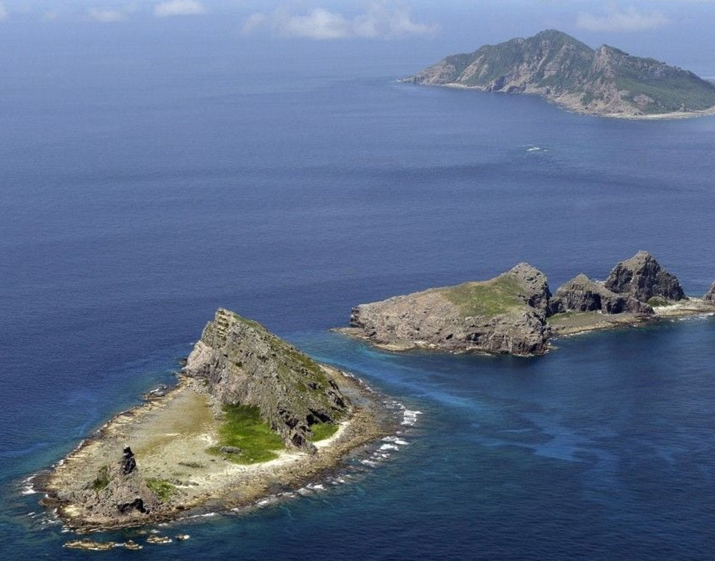 ২০১৮ সালে স্বামী মারা যাওয়ার পর একাই এই দ্বীপের বাসিন্দা কিম। দক্ষিণ কোরিয়ার এই দ্বীপের আশপাশের জলসীমার অধিকার কিন্তু জাপানের।