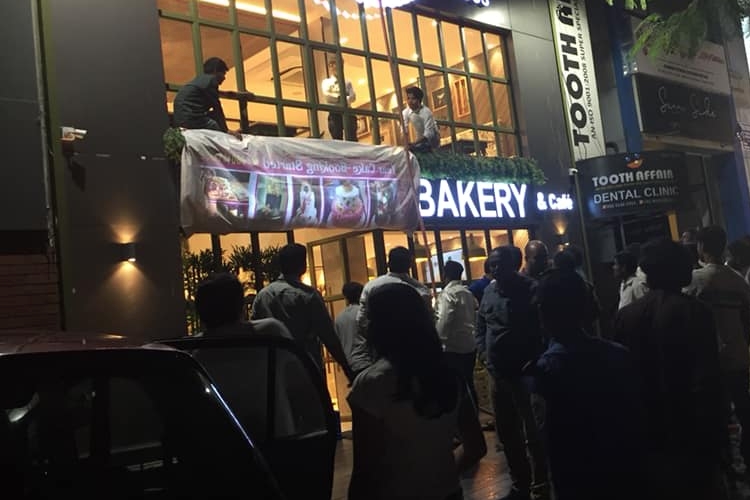 Authorities of Karachi bakery is keeping their faith in good Sense