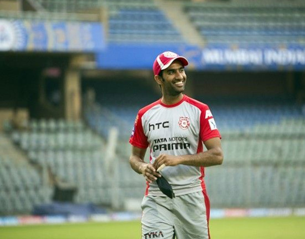 রয়্যাল চ্যালেঞ্জার্স বেঙ্গালুরুতে গুরকিরাত মান সিংহ দলে থাকলেও তাঁর খেলার সম্ভাবনা খুব কম। বিশেষজ্ঞরা বলছেন, মিডল অর্ডারে ওয়েস্ট ইন্ডিজের শিমরন হেটমেয়ার ও অস্ট্রেলিয়ার মার্কাস স্টয়েনিসদেরই খেলাতে চাইবে টিম ম্যানেজমেন্ট।