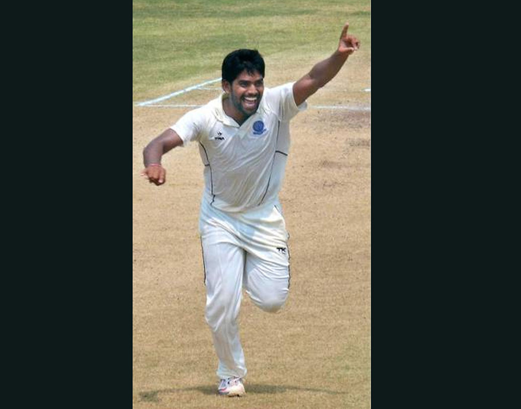 দিল্লি ক্যাপিটালসের হয়ে খেলতে না পারার সম্ভাবনা বন্দারু আয়াপ্পার। এই পেসার অলরাউন্ডার যথেষ্ট প্রতিভাবান হলেও ইশান্ত শর্মার মতো তারকারা দলে থাকায় ম্যাচ পাওয়ার সম্ভাবনা বেশ কম।