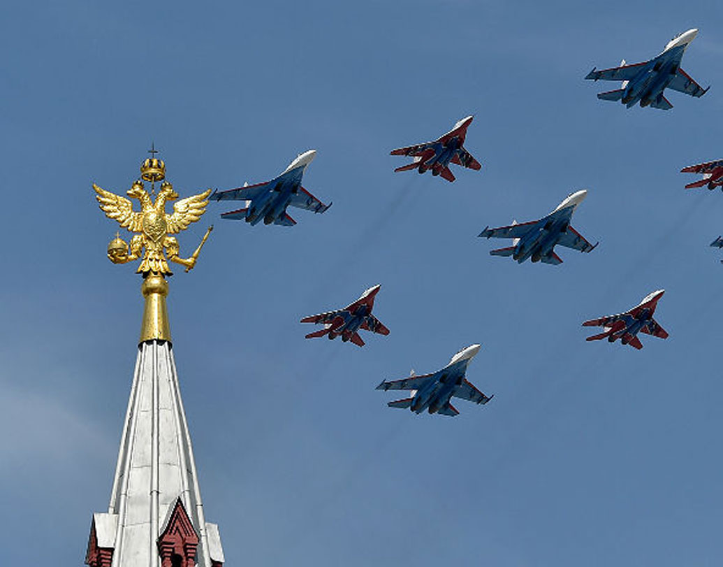 সংস্থার দাবি, জিপিএস যুক্ত নতুন এই কেইউবি ড্রোন হবে আরও দ্রুতগতিসম্পন্ন, নিখুঁত। প্রথম পর্যায়ের ড্রোনের তুলনায় প্রায় দ্বিগুণ বিস্ফোরক বহনে সক্ষম এগুলি। তবে এই ড্রোন কারা কিনতে পারবে, কাদের কিনতে দেওয়া হবে, সেই ‘রাজনীতি’ নিয়েও ধন্দ রয়েছে। (প্রতীকী ছবি)
