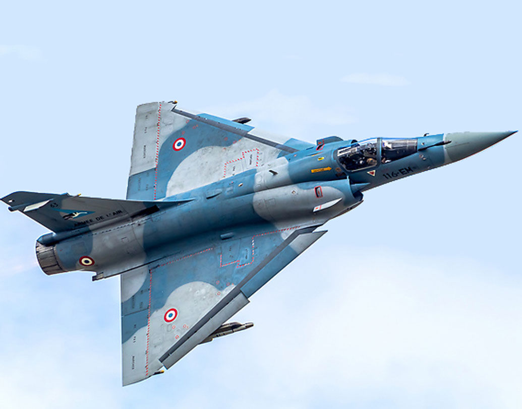 হেলমেটের মধ্য দিয়ে দেখলে যেদিকে প্রত্যাঘাত করতে চাওয়া হয়, সেদিকে মাথাটা ঘোরালেই হবে। সেই অনুযায়ী বোমা নিক্ষেপও নিয়ন্ত্রিত হবে।   