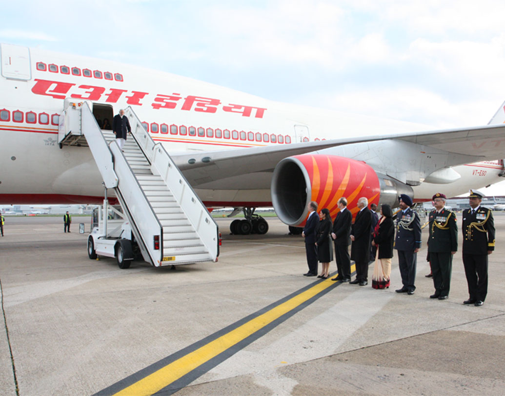 ভারতে দুটি এয়ার ইন্ডিয়া ওয়ান এয়ারক্র্যাফ্ট রয়েছে। একটি দেশের রাষ্ট্রপতি ও অন্যটি প্রধানমন্ত্রী ব্যবহার করেন। 