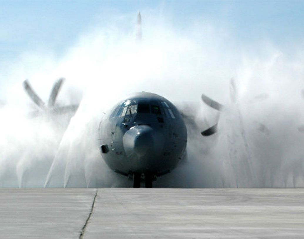 ছোট রানওয়েতে ওঠানামা করতেও সক্ষম এটি।