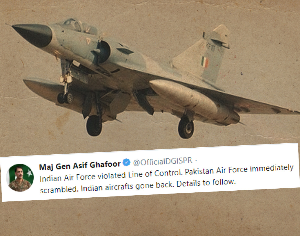 নিয়ন্ত্রণ রেখা পেরিয়ে বায়ুসেনা পাকিস্তানে প্রবেশ করে বলে প্রথম খবর আসে পাকিস্তান থেকেই। ভোর ৫টা ১২ মিনিটে তা নিয়ে টুইট করেন পাক সেনাবাহিনীর মুখপাত্র মেজর জেনারেল আসিফ গফুর। ভারতীয় বায়ুসেনা নিয়ন্ত্রণ রেখা লঙ্ঘন করেছে বলে জানান তিনি।