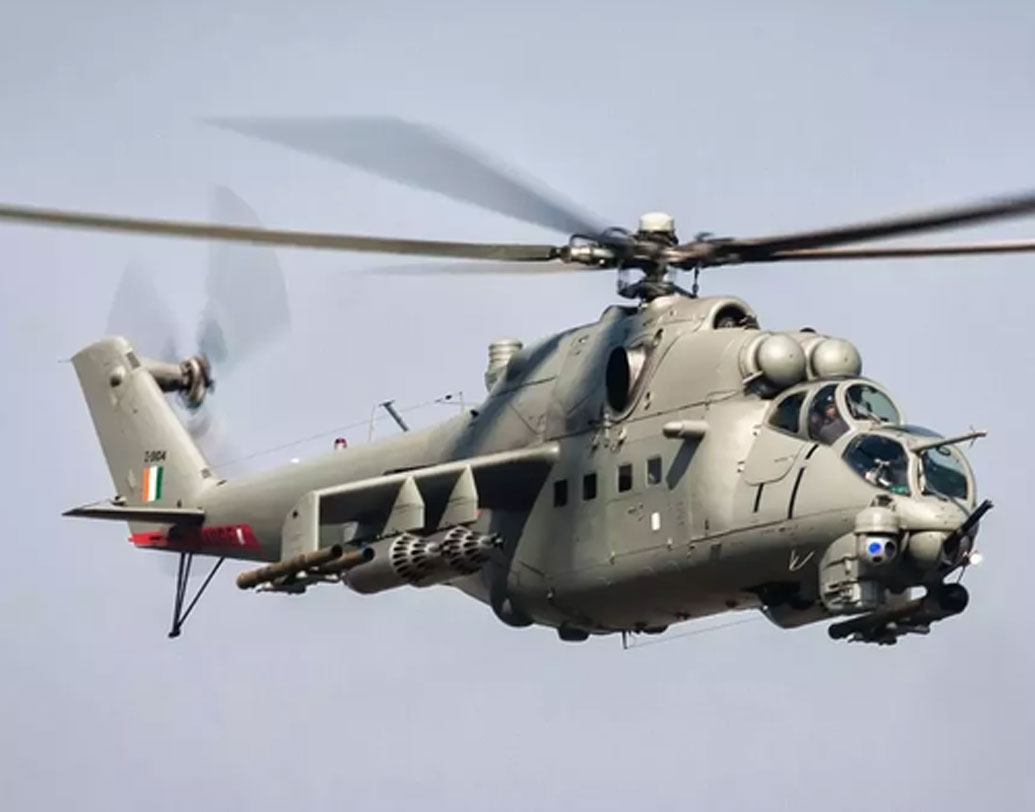 এমআই-২৫/এমআই-৩৫ রয়েছে বাহিনীর কাছে। দুটি ইঞ্জিনের টার্বোশ্যাফ্ট, অ্যান্টি আর্মার এই হেলিকপ্টারে ৮টি স্কোয়াড থাকে। নোজ বারবেটে থাকে ১২.৭ এমএম রোটারি গান। ১৫০০ কেজি পর্যন্ত অতিরিক্ত ওজন বহনে সক্ষম কপ্টারে রয়েছে স্করপিয়ন অ্যান্টি ট্যাঙ্ক মিসাইল। গতি ঘণ্টায় ৩১০ কিমি।