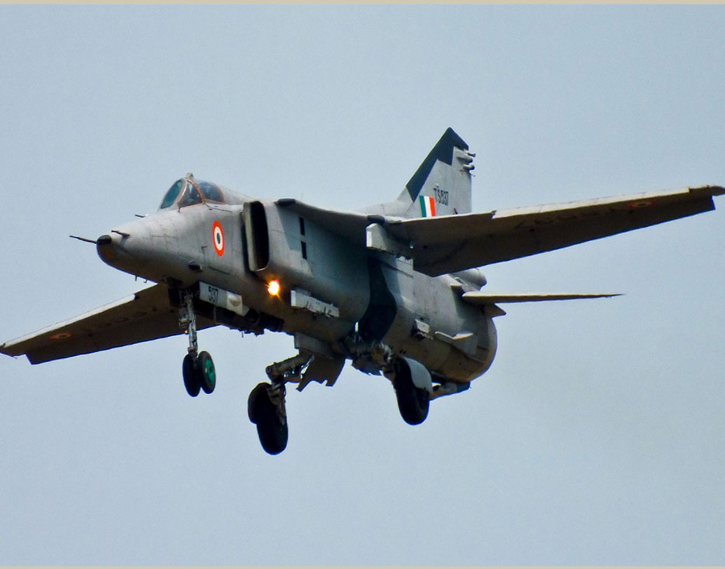 মিগ ২৯ ছাড়াও রয়েছে মিগ ২৭ বিমান। এক ইঞ্জিন, এক আসন বিশিষ্ট এয়ার সুপিরিয়োরিটি যুদ্ধবিমান রুশ প্রযুক্তিতে তৈরি। গতি ১৭০০ কিমি প্রতি ঘণ্টায়। ২৩ এমএম ৬ ব্যারেল রোটারি ইন্টিগ্রাল কামান রয়েছে এতে। অতিরিক্ত ৪ হাজার কিলোগ্রাম অস্ত্র বহনে সক্ষম।