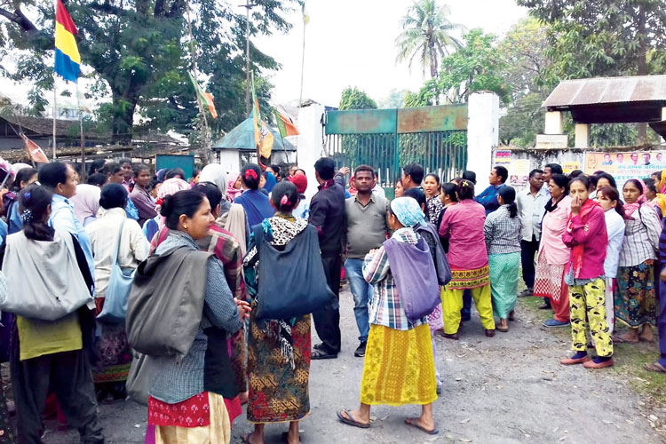 Uncertainty created around all tea garden of Duncan in North Bengal