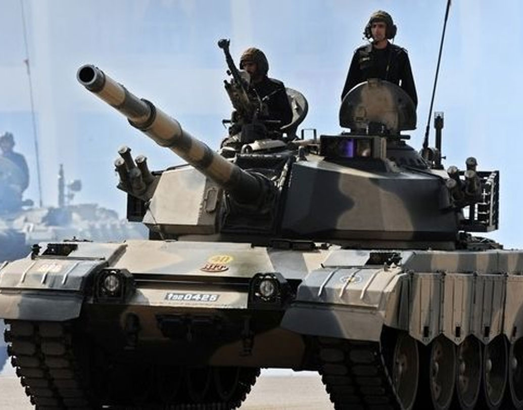 ১৯৯৩ থেকে ২০০৬ সালের মধ্যে পাক সরকারের বার্ষিক খরচের ২০ শতাংশ গিয়েছে প্রতিরক্ষা খাতে, জানাচ্ছে স্টকহোম ইন্টারন্যাশনাল পিস রিসার্চ ইনস্টিটিউট (এসআইপিআরআই/সিপরি)। ওই সময় কালে ভারতের ক্ষেত্রে এই পরিমাণ ১২ শতাংশ।