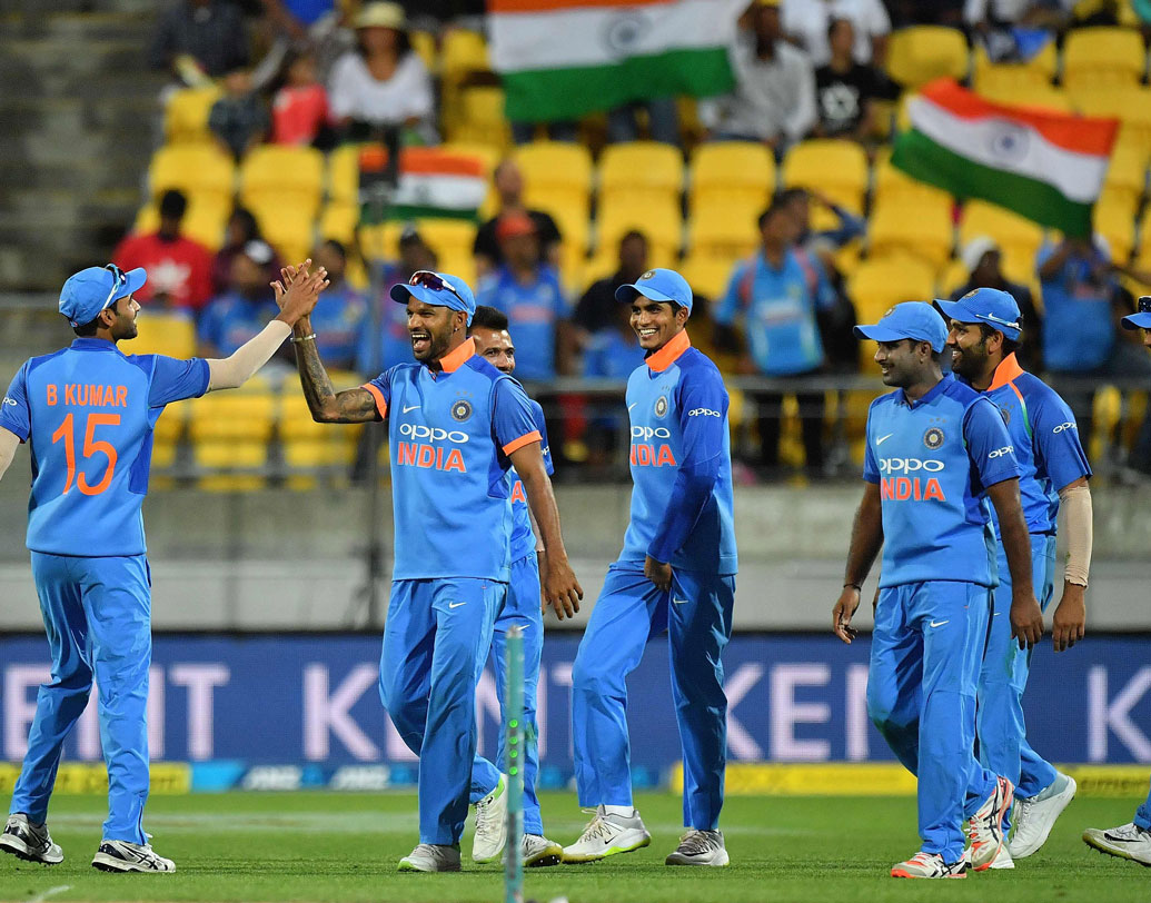 বিশ্বকাপের আগে এটাই ছিল সেই পরীক্ষা। সন্দেহ নেই দল গুছিয়ে নেওয়ার কাজটা ভালই হল বিরাট-রোহিতদের। প্রথমে অস্ট্রেলিয়া পরে নিউজিল্যান্ডের মাটিতে তাদের বিরুদ্ধে সিরিজ জয় বিশ্বকাপের আগে দলকে বাড়তি অক্সিজেন দিল, সন্দেহ নেই।