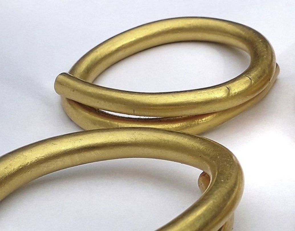 আয়ারল্যান্ডের ডোনেগাল-ডেরি সীমান্তের কাছে সোনার ব্রেসলেটটি মেলে। ইতিহাসবিদ ও প্রত্নতত্ত্ববিদরা ইতিমধ্যেই নড়েচড়ে বসেছেন এই বালাটি নিয়ে।