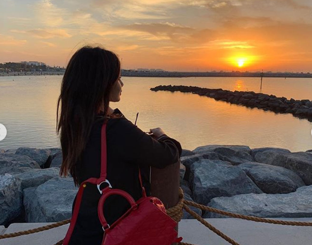 মৌনি ছবি পোস্ট করে লিখেছেন, ‘ভাল কিছু যদি মন ছুঁয়ে যায়।’ কবিতার কথাও লিখেছেন তিনি।