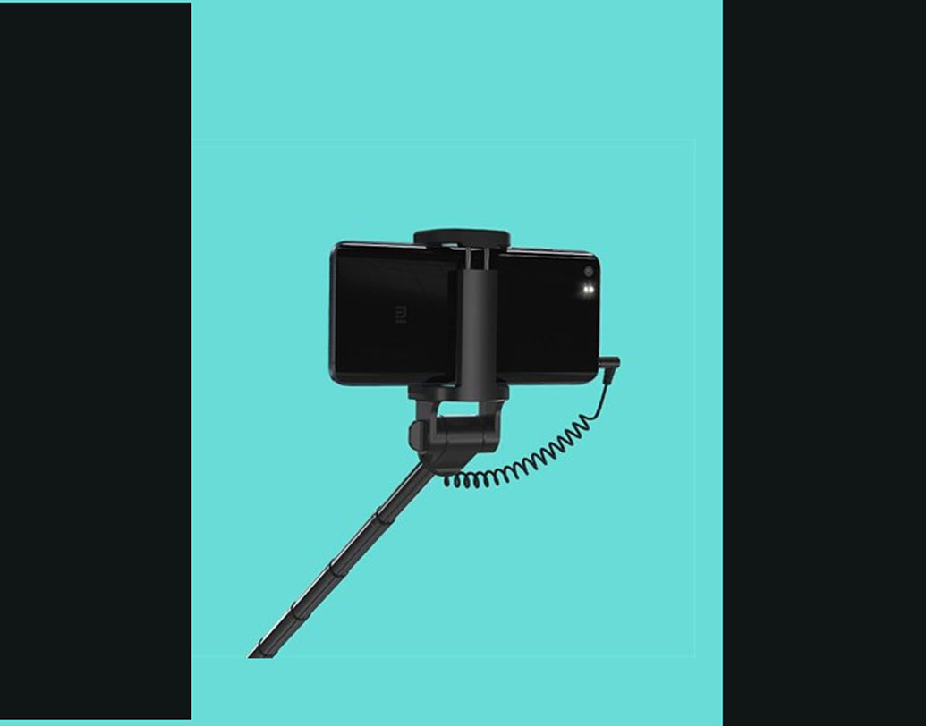 রেডমি সেলফি স্টিক: সেলফি স্টিকটি একেবারে হালকা। বহনযোগ্য। মাত্র ১৩২ গ্রাম ওজন এটির। রয়েছে ব্লু টুথ পেয়ারিংয়ের ব্যবস্থা।