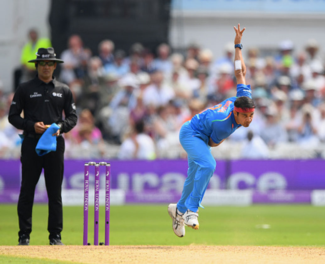 সিদ্ধার্থ কল: সুযোগ পেতে পারেন তরুণ এই পেসারটি। চলতি সফরে ভারতীয় পেস বোলারদের দাপট চোখে পড়েছে। রীতিমতো সমীহ আদায় করে নিয়েছে ভারতীয় পেস আক্রমণ। এখন দেখার কল সফল হন কি না।