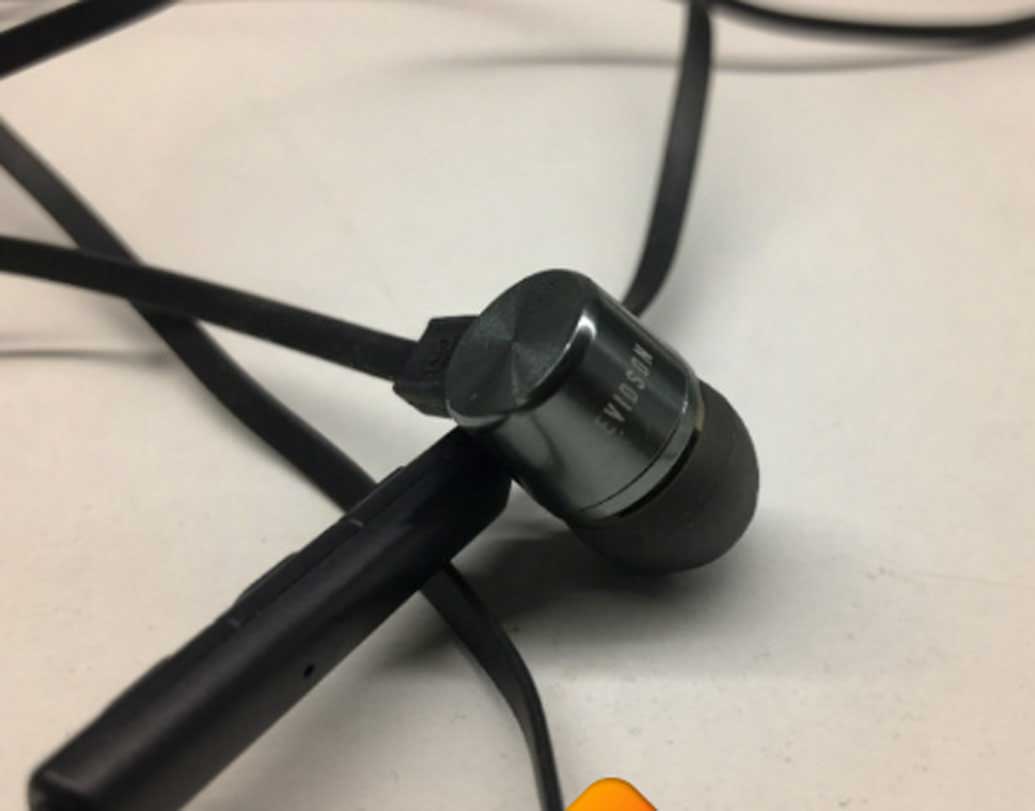 এভিডসন অডিয়োওয়্যার আর৫: স্বল্পমূল্যের আর একটি ইয়ারফোন। ৯০০টার মধ্যে এই ইয়ারফোন পাওয়া যাবে।