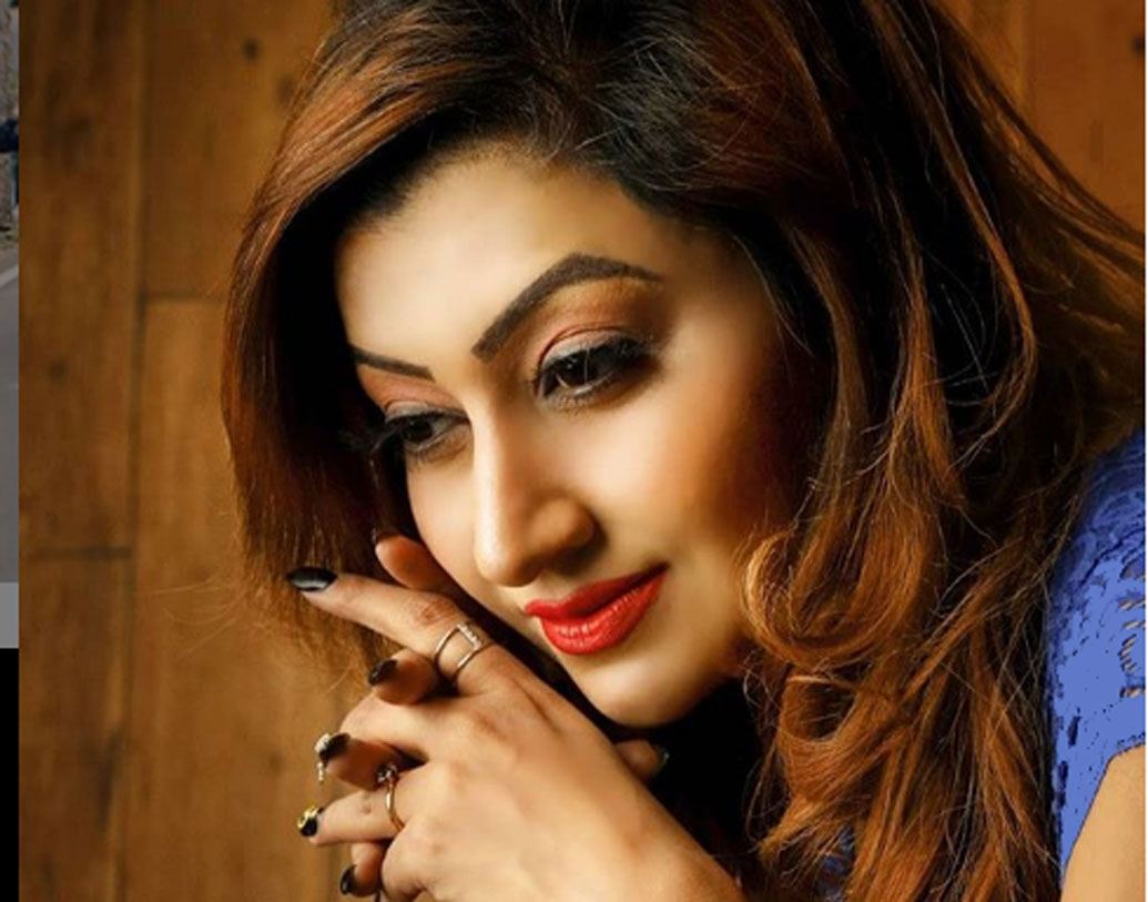 ঠিক তেমনই এখন ইনস্টাগ্রাম মাতিয়ে চলেছেন এই তরুণী। ইনস্টাগ্রাম এখন এঁরই প্রশংসায় পঞ্চমুখ।