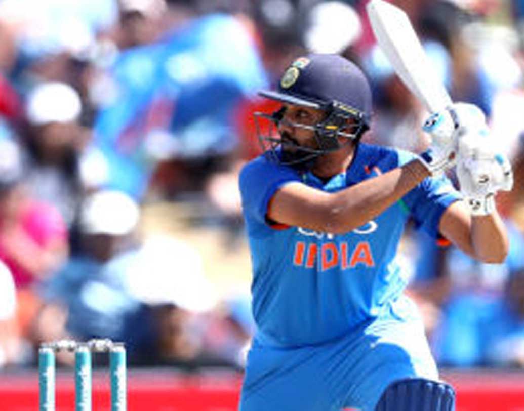 অধিনায়ক রোহিত ওয়েলিংটনে প্রথম টি-টোয়েন্টিতে পাঁচ বলে করেছিলেন ১। টস জিতলেও বাকি ম্যাচে কোনও কিছুই ঠিকঠাক যায়নি তাঁর। ভারতকে জিততে হলে শুক্রবার কিন্তু হিটম্যানকে চেনা মেজাজে পাওয়া জরুরি।