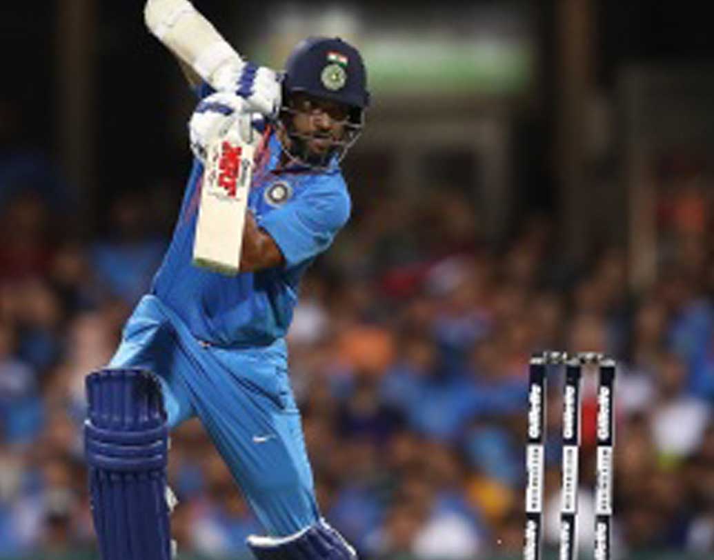 বাঁ হাতি ওপেনার শিখর ধওয়ন ভাল শুরু করেও বড় রান পাননি প্রথম ম্যাচে। রোহিতের সঙ্গে তিনি বিশ্বক্রিকেটের অন্যতম সেরা ওপেনিং জুটি হিসেবে পরিচিত। আর তা প্রমাণ করার দিন শুক্রবারই। গব্বরের ব্যাটে বড় রান ভারতের জয় নিশ্চিত করতে পারে।