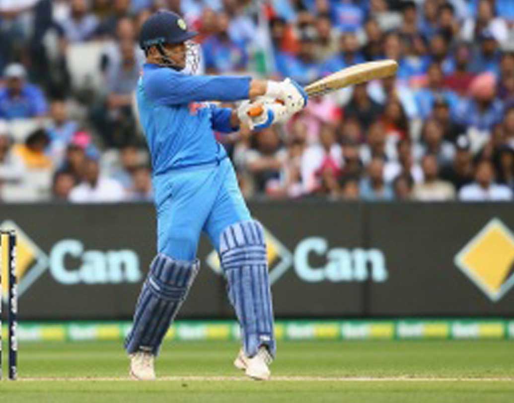 মহেন্দ্র সিংহ ধোনি ওয়েলিংটনে চেষ্টা করলেও তা দলকে জেতানোর পক্ষে যথেষ্ট ছিল না। ধোনিকে এই ফরম্যাটে আরও আক্রমণাত্মক মেজাজে দেখতে চাইছেন ক্রিকেটপ্রেমীরা।