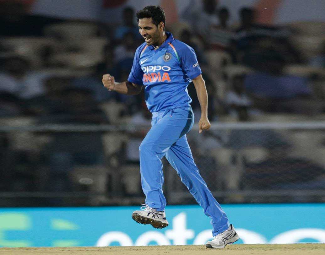 আটে সম্ভবত নামবেন ভুবনেশ্বর কুমার। তিনিই দলের পয়লা নম্বর পেসার। কিন্তু ওয়েলিংটনে চার ওভারে দিয়েছিলেন ৪৭। পারফরম্যান্সে উন্নতি করতে বদ্ধপরিকর থাকার কথা তাঁর।