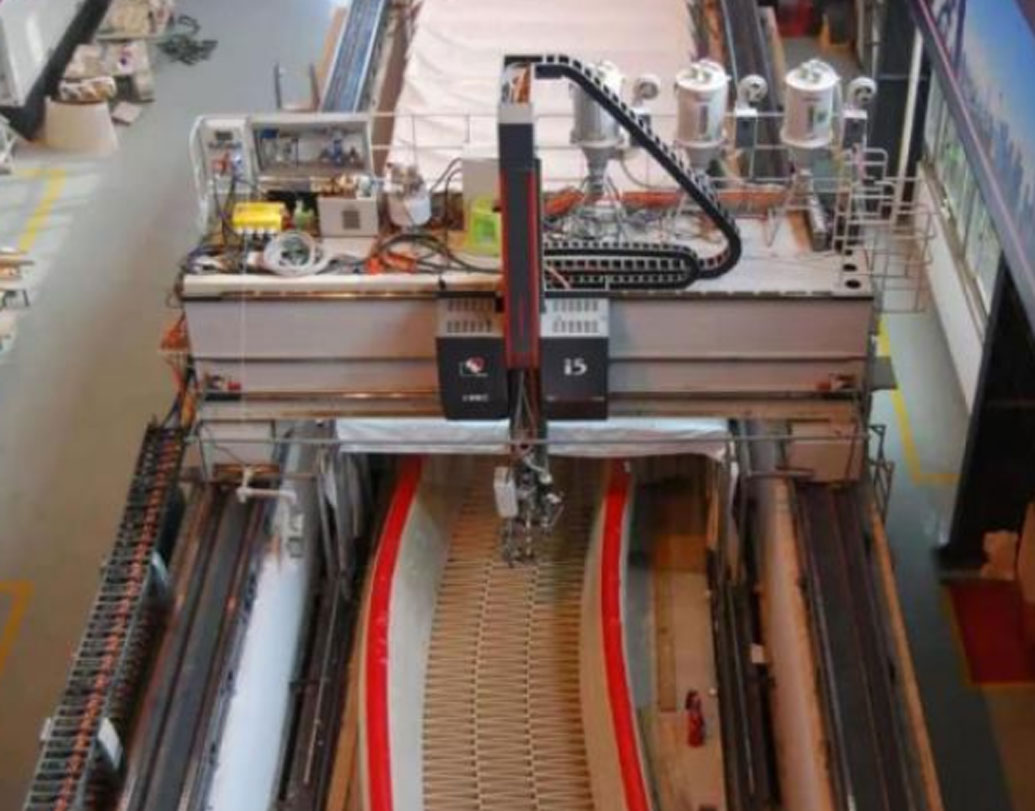 যে যন্ত্রটা দিয়ে এই ব্রিজটা বানানো হয়েছিল, সেটার ওজন ৫ হাজার ৮০০ কেজি। মেশিনটা কিনতে খরচ পড়েছিল ২৮ লক্ষ ডলার।