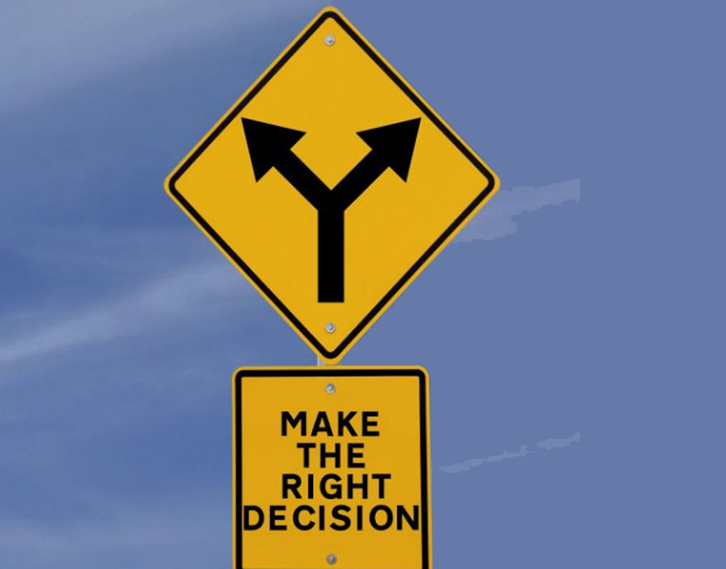 আপাতত এক মাসের জন্য এরকম একজন ডিসিশন মেকার নিয়োগ করতে চান ওই মহিলা। তার জন্য তাঁকে মাসে দু’হাজার পাউন্ড, যা ভারতীয় মুদ্রায় ১ লক্ষ ৮৫ হাজার টাকা মাইনেও দেবেন বলে ওয়েবসাইটে উল্লেখ করেছেন। ফোন কল বা মেসেজের মাধ্যমে ২৪ ঘণ্টা ওই মহিলার সংস্পর্শে থাকতে হবে।