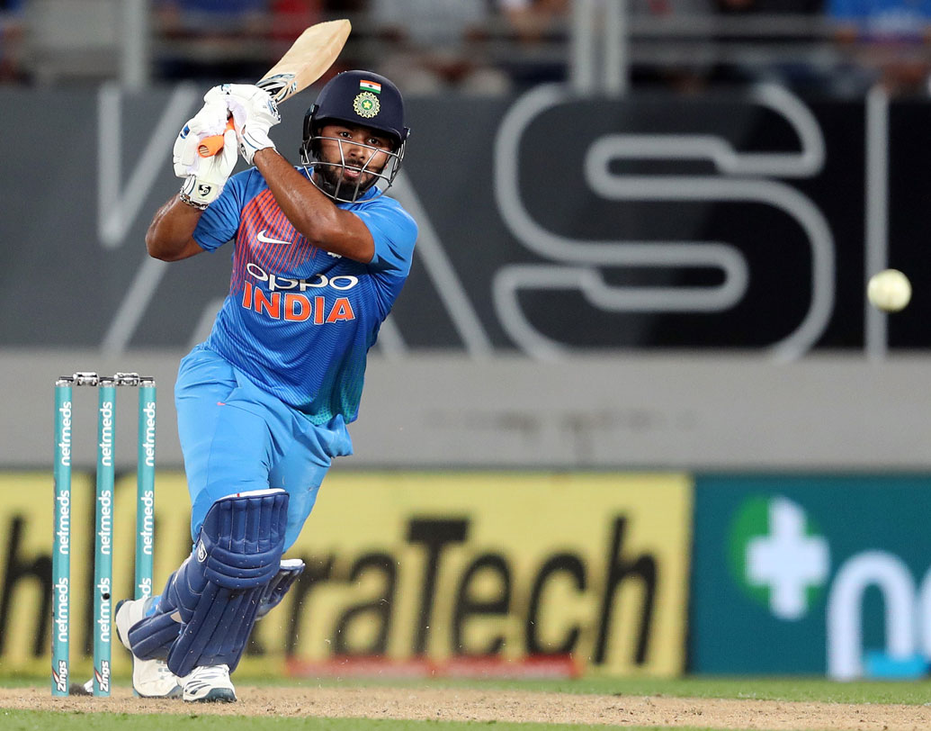 ভারতের জয়ের পিছনে ঋষভ পন্থের ব্যাটিংয়ের কথাও বলতে হয়। ওয়েলিংটনে মাত্র ৪ রান করা ঋষভের ব্যাট থেকে এ ম্যাচে এল ২৮ বলে অপরাজিত ৪৮ রান।