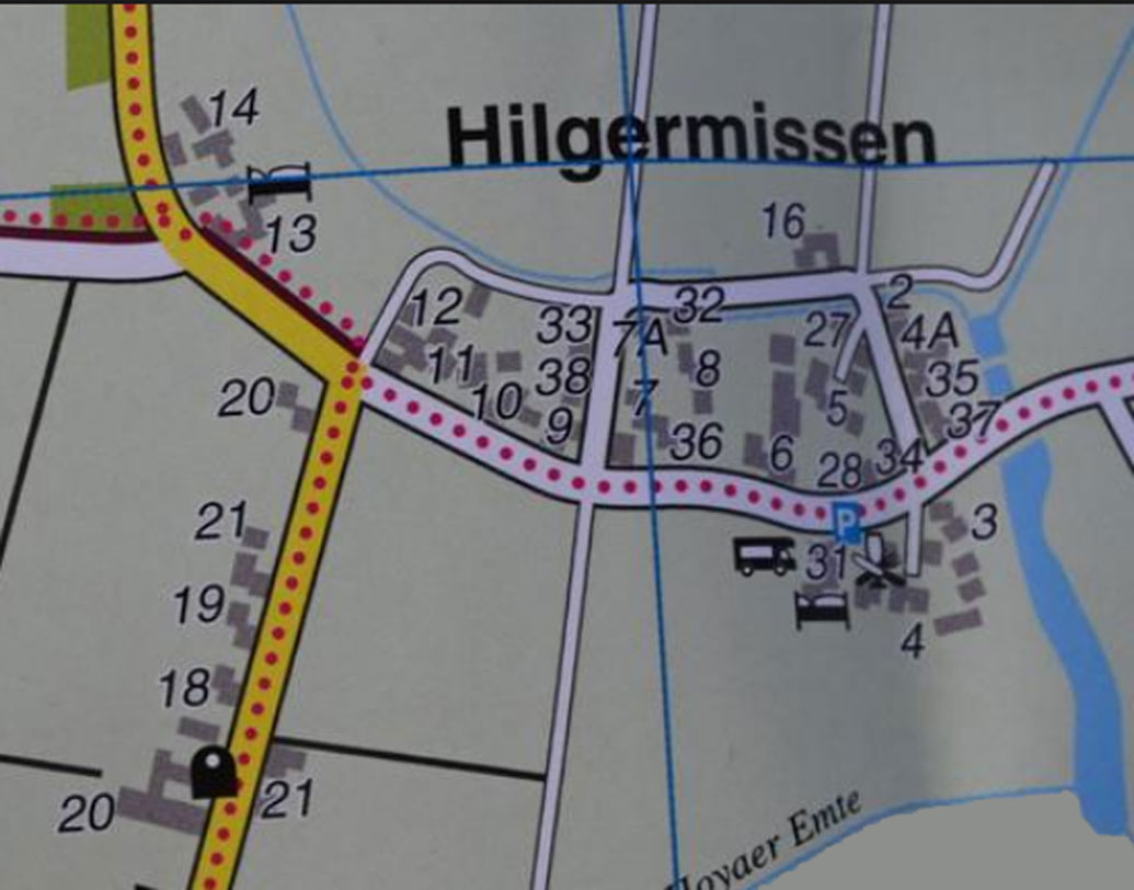 হিলগারমিশেনের অন্যতম বৈশিষ্ট্য, এখানকার কোনও রাস্তার কোনও নাম নেই। কোন বাড়িতে যেতে হবে বোঝার জন্য গ্রামের নাম এবং বাড়ির নম্বরই ভরসা।