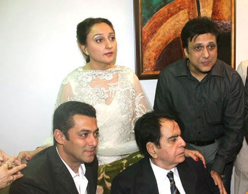 সলমনের সঙ্গে শায়রা বানু ও দিলীপ কুমারের অত্যন্ত ভাল সম্পর্ক। শায়রার ভাই সুলতান আহমেদের মেয়ে ছিলেন শাহিন। পরবর্তীতেও সলমনের সঙ্গে শাহিনের এই ছবিটি দেখে অনেকেই বলেছিলেন, সলমনের প্রথম প্রেম শাহিন তাঁর খুব ভাল বন্ধু ছিলেন আসলে।