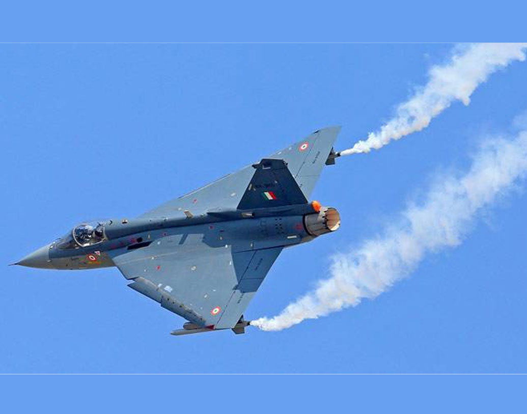 ছোট এবং হাল্কা হওয়ার ফলে একদিকে যেমন একে শত্রুরা সহজে টার্গেট করতে পারবে না, অন্যদিকে, আকাশে একে ধাওয়া করাও বেশ কঠিন বলে জানিয়েছেন বিশেষজ্ঞরা।