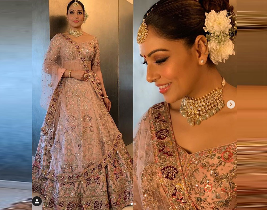 বিপাশার শাড়ি, কানের দুল, মাথায় খোঁপা সবটা মিলে একদম চোখ ফ‌েরানো যাচ্ছিল না। ডিজাইনার শাড়িতে তাঁকে লাগছিল চমৎকার। তিনি নিজেই ইনস্টাগ্রামে ছবি শেয়ার করেছেন।