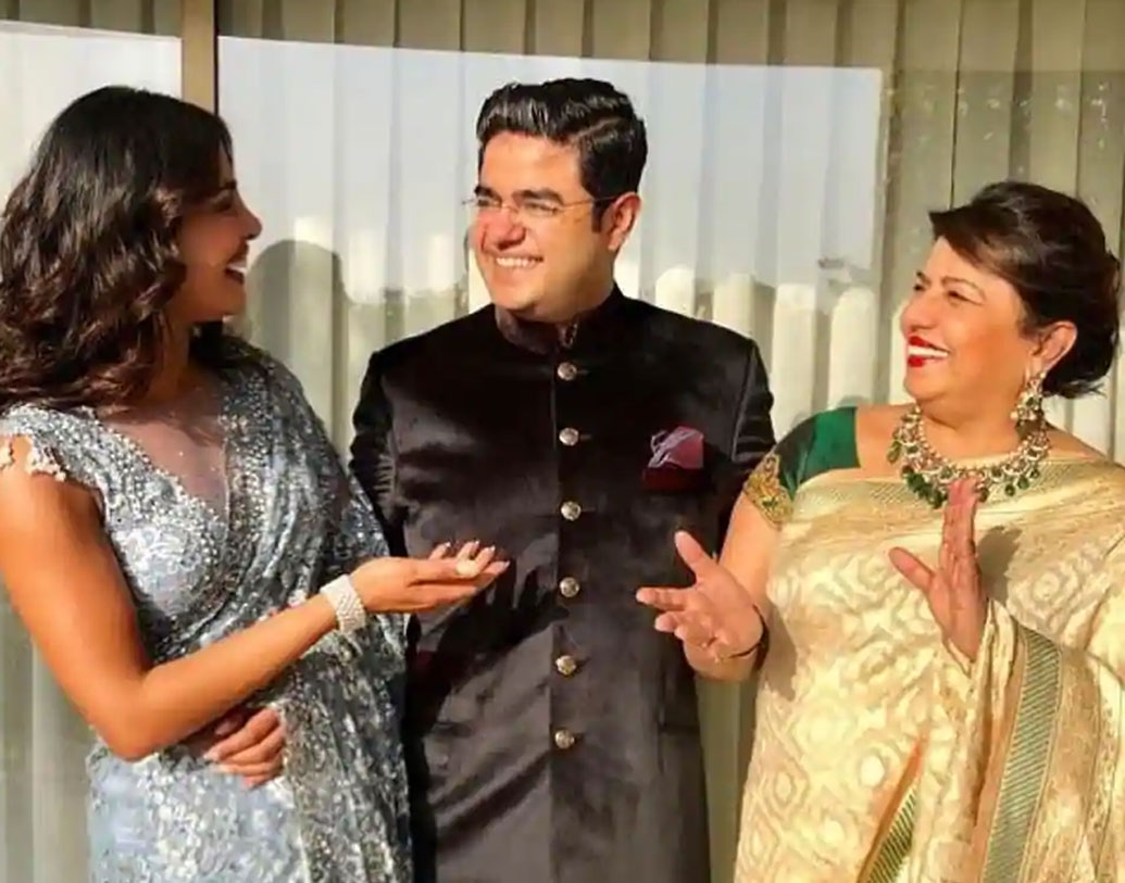 প্রিয়ঙ্কা চোপড়া এসেছিলেন ভাই সিদ্ধার্থ, মধু চোপড়ার সঙ্গে।