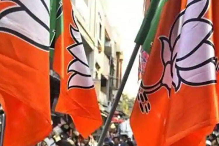 BJP is suffering due the inner conflict