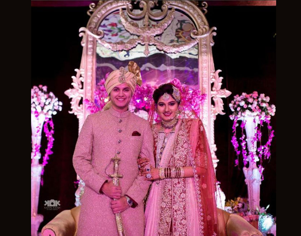 আনমের এটি দ্বিতীয় বিয়ে। ২০১৬ সালে হায়দরাবাদের এক ব্যবসায়ী আকবরের সঙ্গে ফলকনামা প্রাসাদে বিয়ে হয়েছিল আনমের। ২০১৮ সালে তাঁদের বিচ্ছেদ হয়ে যায়। তার পরই সম্পর্ক তৈরি হয় আসাদের সঙ্গে।