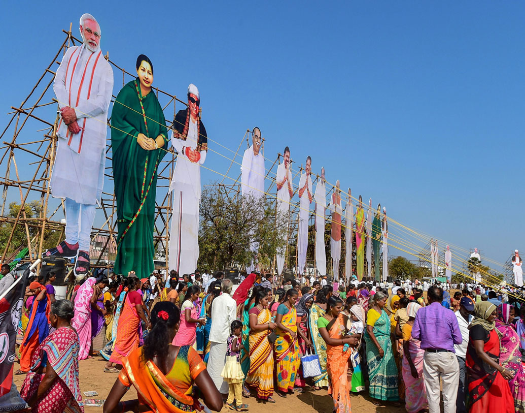 কোনও মন্ত্রী তাঁর দফতরকে কাজে লাগিয়ে কোনও রকম উন্নতির কাজ করতে পারবে না। তবে এলাকা পরিদর্শন করতেই পারেন।