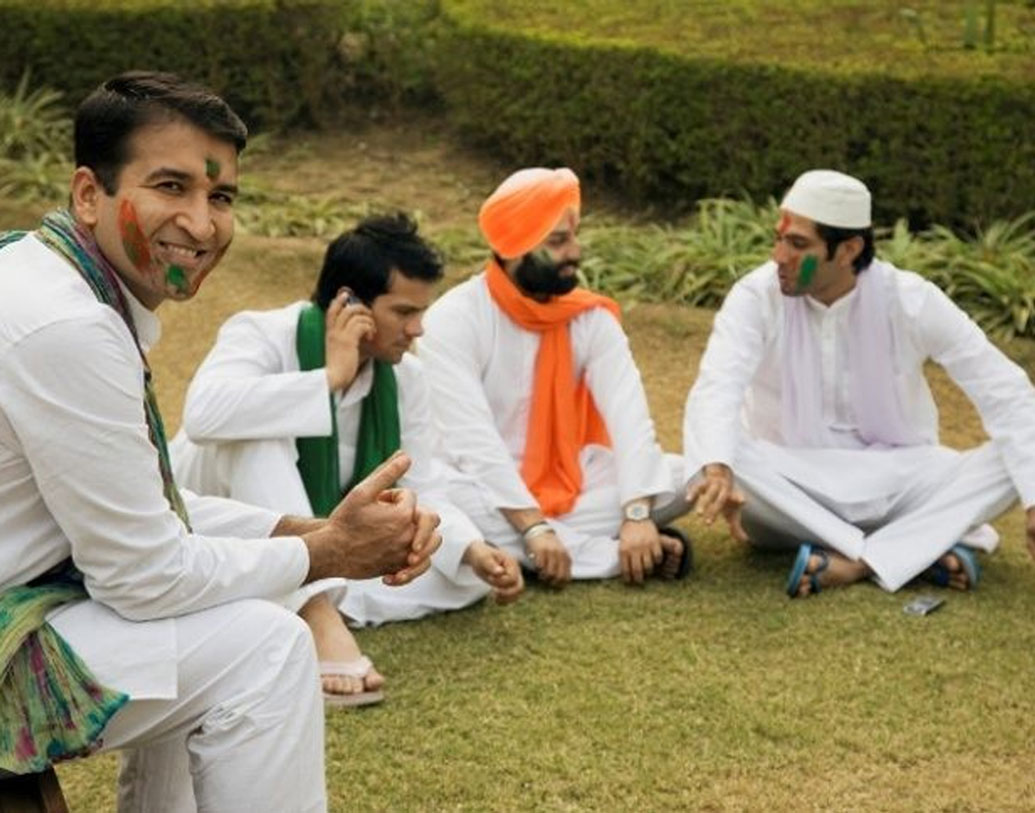 শুধুমাত্র বিরোধী দলের কাজের সমালোচনাই করা যেতে পারে, কোনওরকম সাম্প্রদায়িক উত্তেজনা ছড়ানো যাবে না প্রচারে।