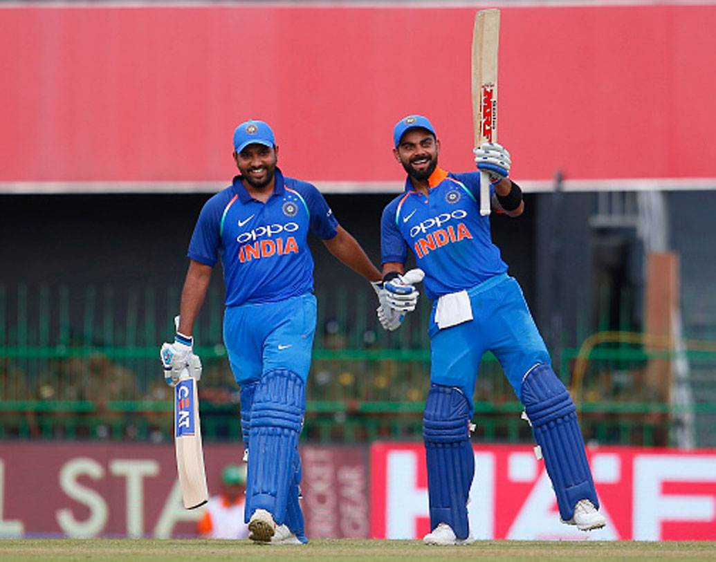 মিডল অর্ডারের ব্যর্থতা: রোহিত-শিখর-বিরাট প্রথম তিন জনের মধ্যে যে কোনও দু’জন সফল হলে দলের রান ভাল জায়গায় চলে যাবে। চাপ না থাকলে মিডল অর্ডারও দারুন খেলবে। কিন্তু, উল্টোটা হলেই মিডল অর্ডারের কঙ্কালসার চেহারা উন্মুক্ত হয়ে যাচ্ছে। চাপের মধ্যে দলকে এগিয়ে নিয়ে যাওয়ার অভাব দেখা যাচ্ছে মিডল অর্ডারের।