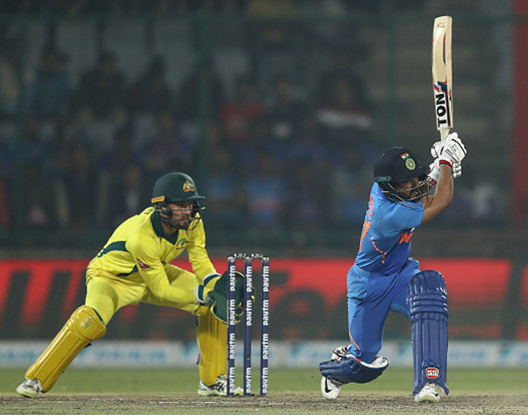 ভাল ফিনিশার: বিশ্বকাপের আগে ভারত কিন্তু নতুন ফিনিশারও তুলে আনতে পারল না। মহেন্দ্র সিংহ ধোনি অবশ্য দলে ফিরে আসবেন। কেদার যাদব খারাপ খেলছেন না। কিন্তু প্রয়োজনে বড় শট কতটা নিতে পারবেন, প্রশ্ন থাকেই গেল। চোট সারিয়ে হার্দিক পাণ্ড্য প্রবল চাপের মুখে কেমন খেলবেন, তাও জল্পনা।