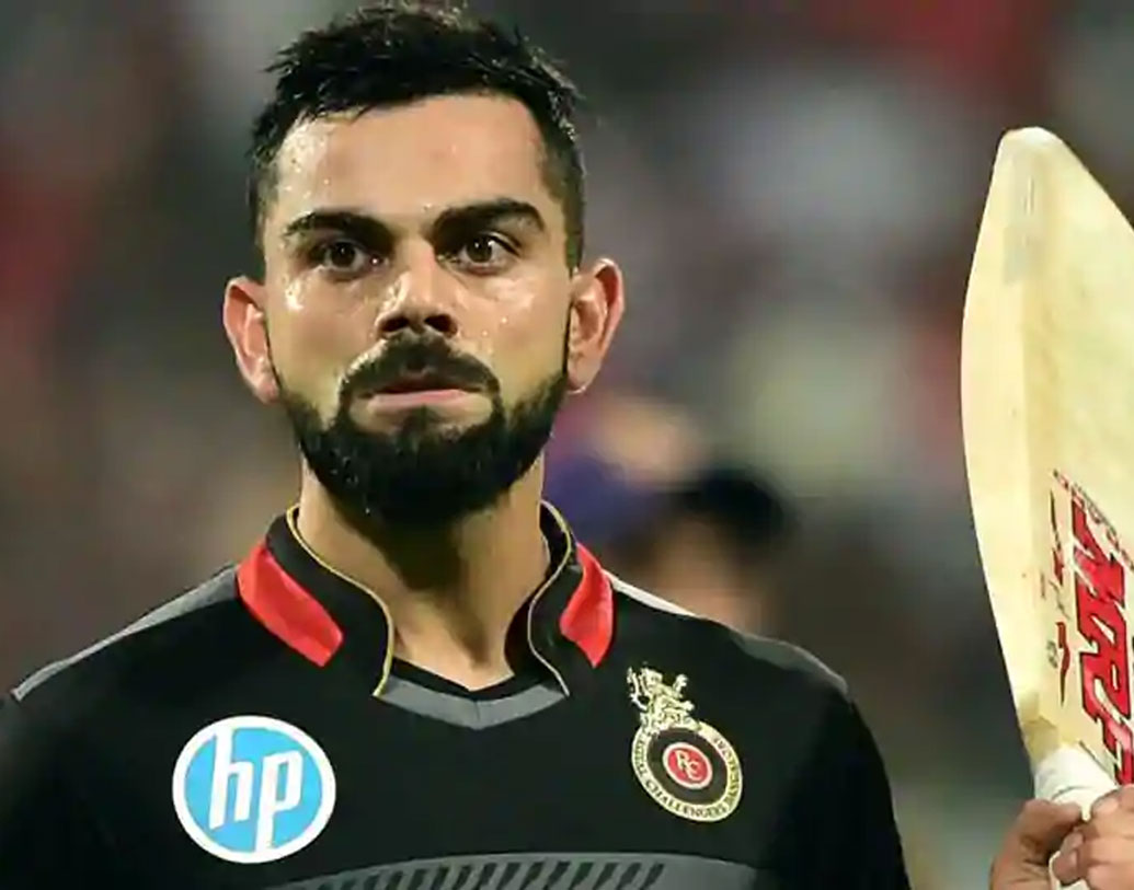 লাস্ট বাট নট দ্য লিস্ট! রানমেশিন বিরাট কোহালি রয়েছেন রয়্যাল চ্যালেঞ্জার্স বেঙ্গালুরুতে। একদিনের ক্রিকেট ও টেস্টে এক নম্বরেই রয়েছেন বিরাট। তাই আইপিএলের অন্যতম বাজিও বিরাট, এ কথা বলাই যায়।