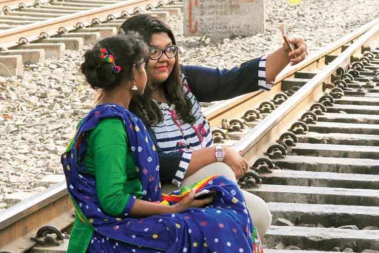 Time has come to be cautious over selfie culture