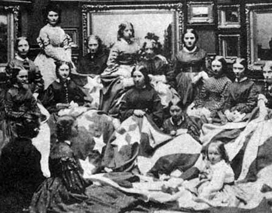 পরবর্তীতে রোনাল্ড কডিংটনের সঙ্গে কথা বলেন তিনি। যিনি সামরিক ছবির এক বিশেষজ্ঞ। ছবিটি ১৮৭০-১৮৮০ সালের মধ্যে তোলা হয়েছিল এমনটাও বলেন তিনি। তবে মাটিতে প্রোথিত ছিল ১০০ বছরের খানিকটা বেশি, জানান রোনাল্ড। (প্রতীকী ছবি)