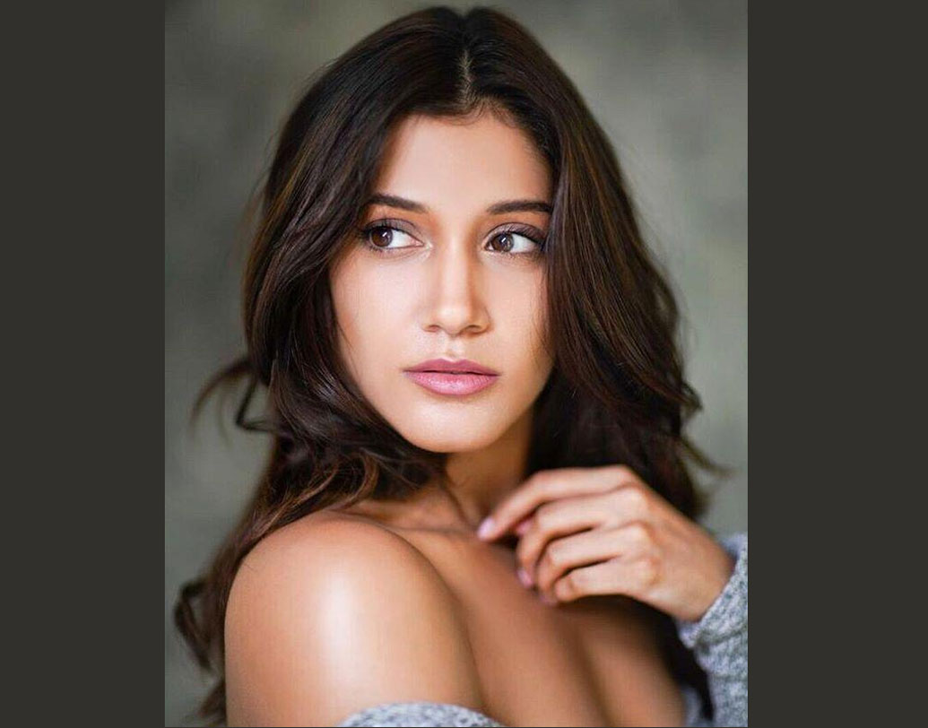 বস্টন বিশ্ববিদ্যালয়ের এই কৃতি ছাত্রী বলিউডের একাধিক ছবিতে অভিনয় করে ফেলেছেন ইতিমধ্যেই।