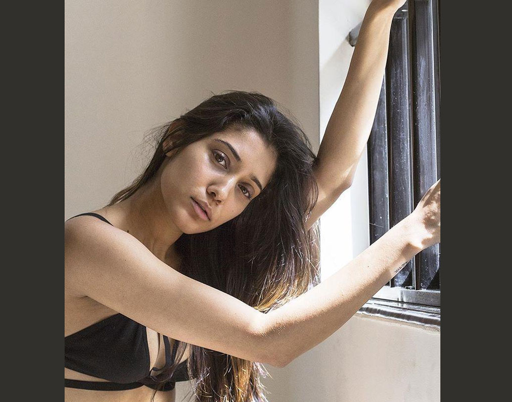 ২০১৬ সালে ‘জুনুনিয়ত’ ছবির মাধ্যমে বলিউডে পা রাখেন আনিশা জোশী।