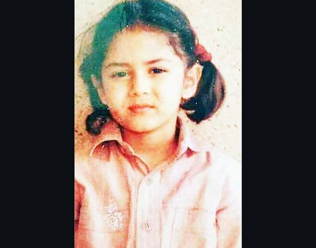 মীরা রাজপুত কপূর: সিনেমা না করেও শাহিদ কপূরের স্ত্রী মীরা বলিউডের তারকা। দিল্লির বসন্ত ভ্যালি স্কুলে পড়াশোনা করেছেন মীরা। শাহিদ নাকি মীরার এই ছবিটি দেখে বলেছিলেন, মীরা এখনও একই রকম ছেলেমানুষ।