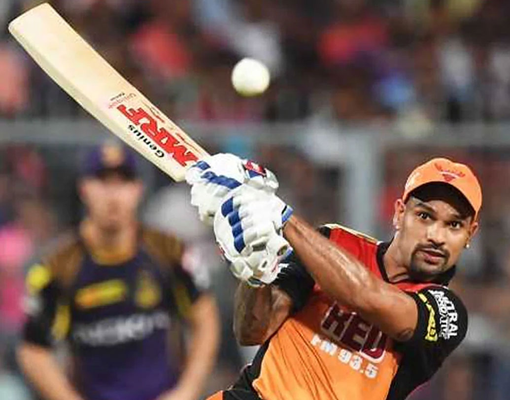 এই তালিকার ছয় নম্বরে রয়েছেন শিখর ধওয়ন। ১৪৩টি ম্যাচ খেলে ৪,০৫৮ রান করেছেন শিখর। গড় ৩৩.২৬।